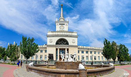 Железнодорожный вокзал в Волгограде Железнодорожный вокзал в Волгограде