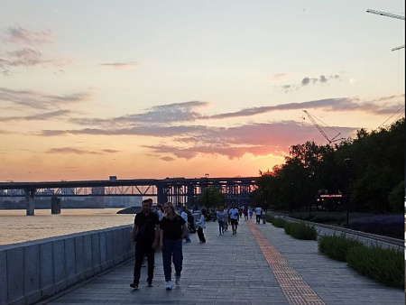 Групповая экскурсия «Вечерний Новосибирск: огни города и тайны улиц» - продолжительность 2 часа.