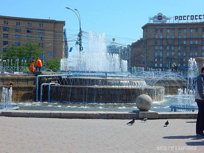 Фонтан-каскад в Первомайском сквере