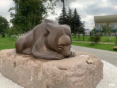 Скульптура Спящий медведь