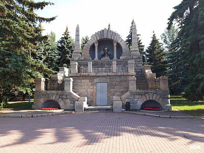 Памятник-мавзолей В. И. Ленину