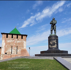 Памятник В.П.Чкалову в Нижнем Новгороде Памятник В.П.Чкалову в Нижнем Новгороде