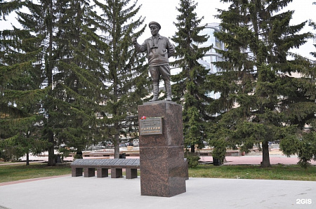 Памятник В.Ф. Маргелову Памятник В.Ф. Маргелову