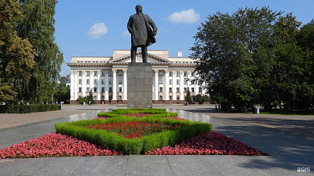Памятник Ленину в Тюмени