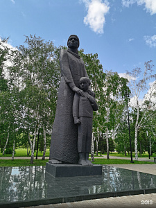 Скульптура “Мать-Сибирячка” Скульптура “Мать-Сибирячка”