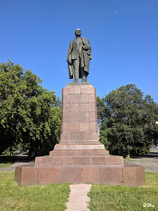 Памятник Ленину