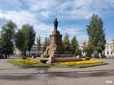 Памятник В. И. Ленину
